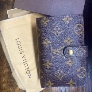 Louis Vuitton Monogram Porte Monnaie Billets Viennois Bifold Wallet
